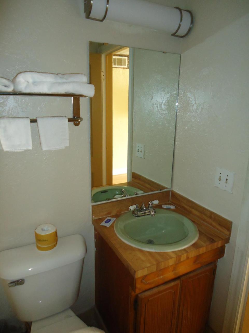 Budget Inn ลอว์ตัน ภายนอก รูปภาพ