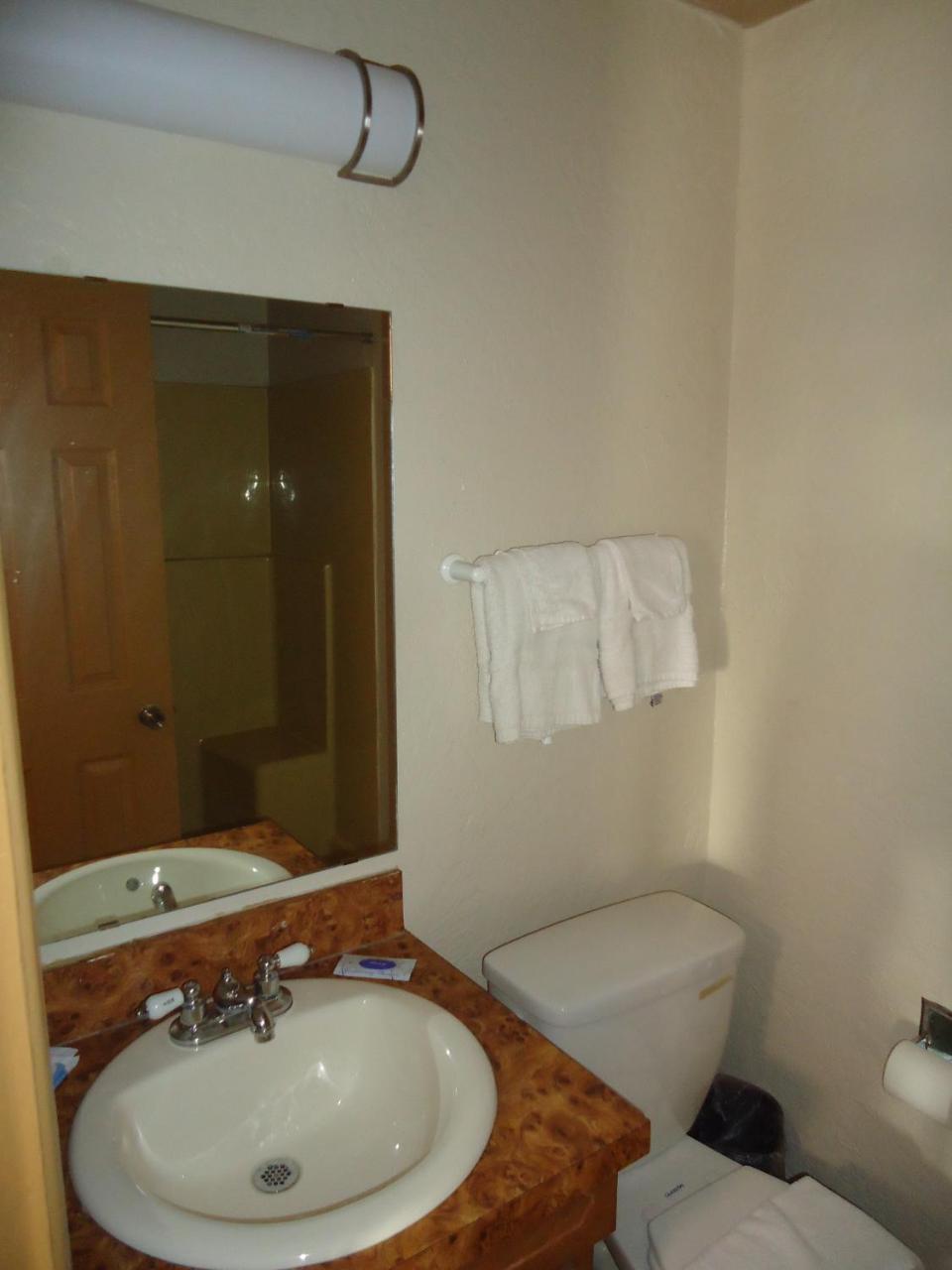 Budget Inn ลอว์ตัน ภายนอก รูปภาพ