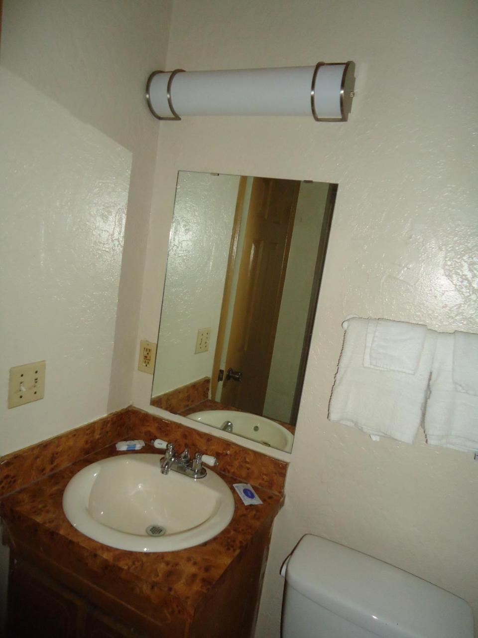 Budget Inn ลอว์ตัน ภายนอก รูปภาพ